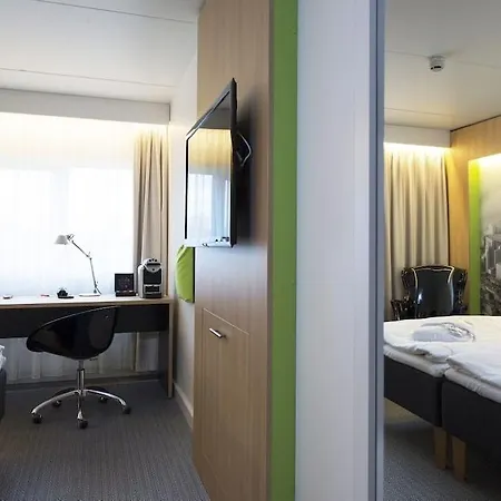 Готель Thon Airport 4*