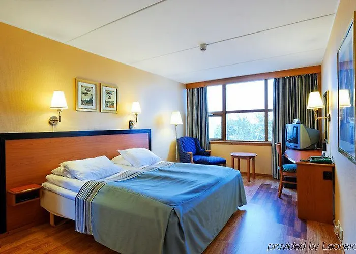 Thon Airport Hotel 4*